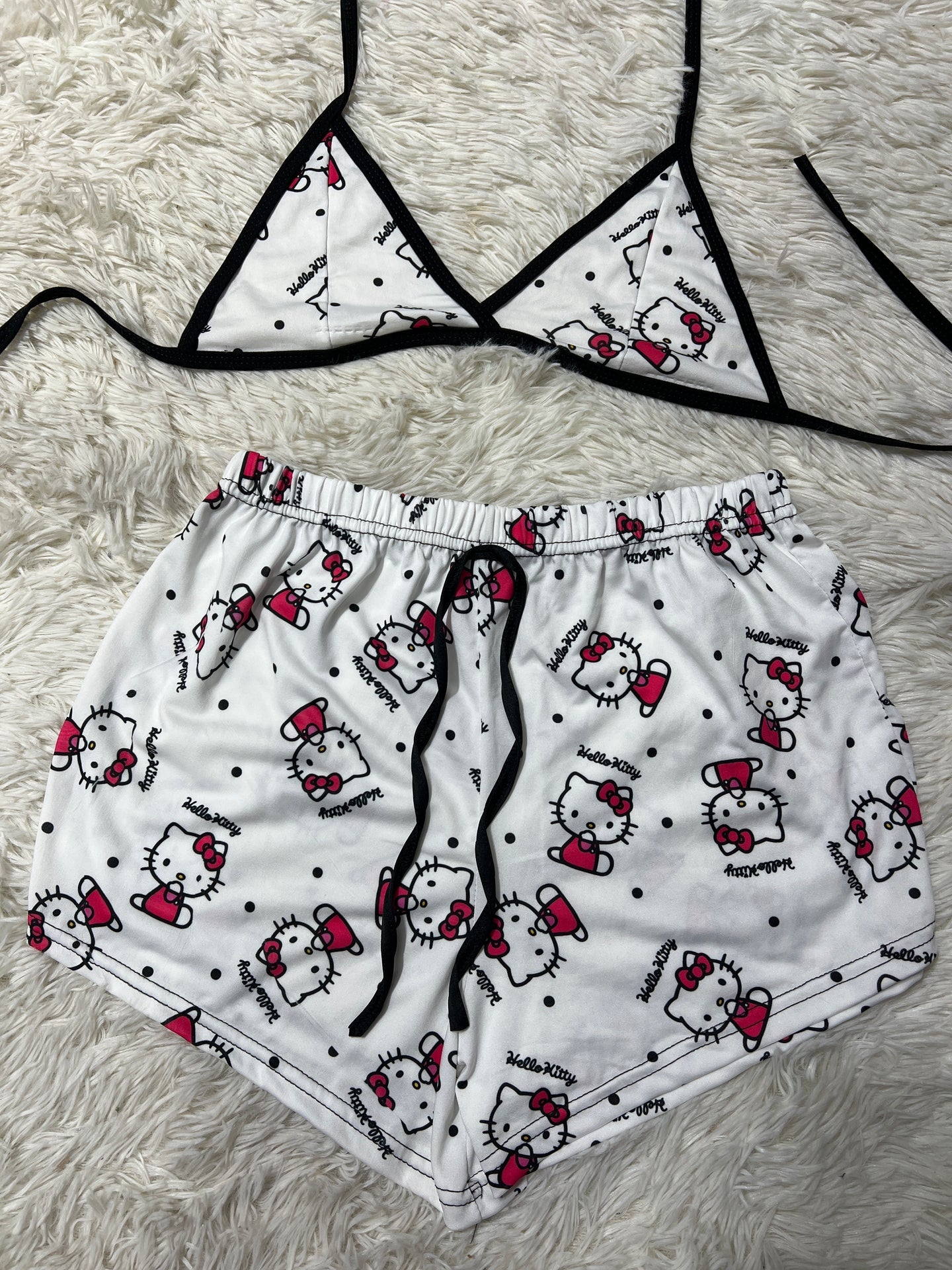 Hello kitty puntos blanco top con short unitalla de brush