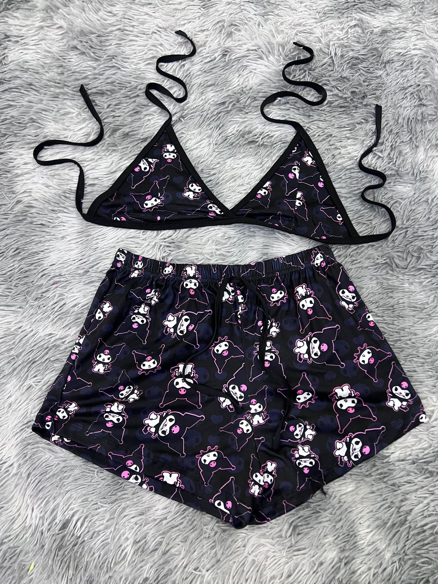 kuromi fondo negro Top con short unitalla de brush