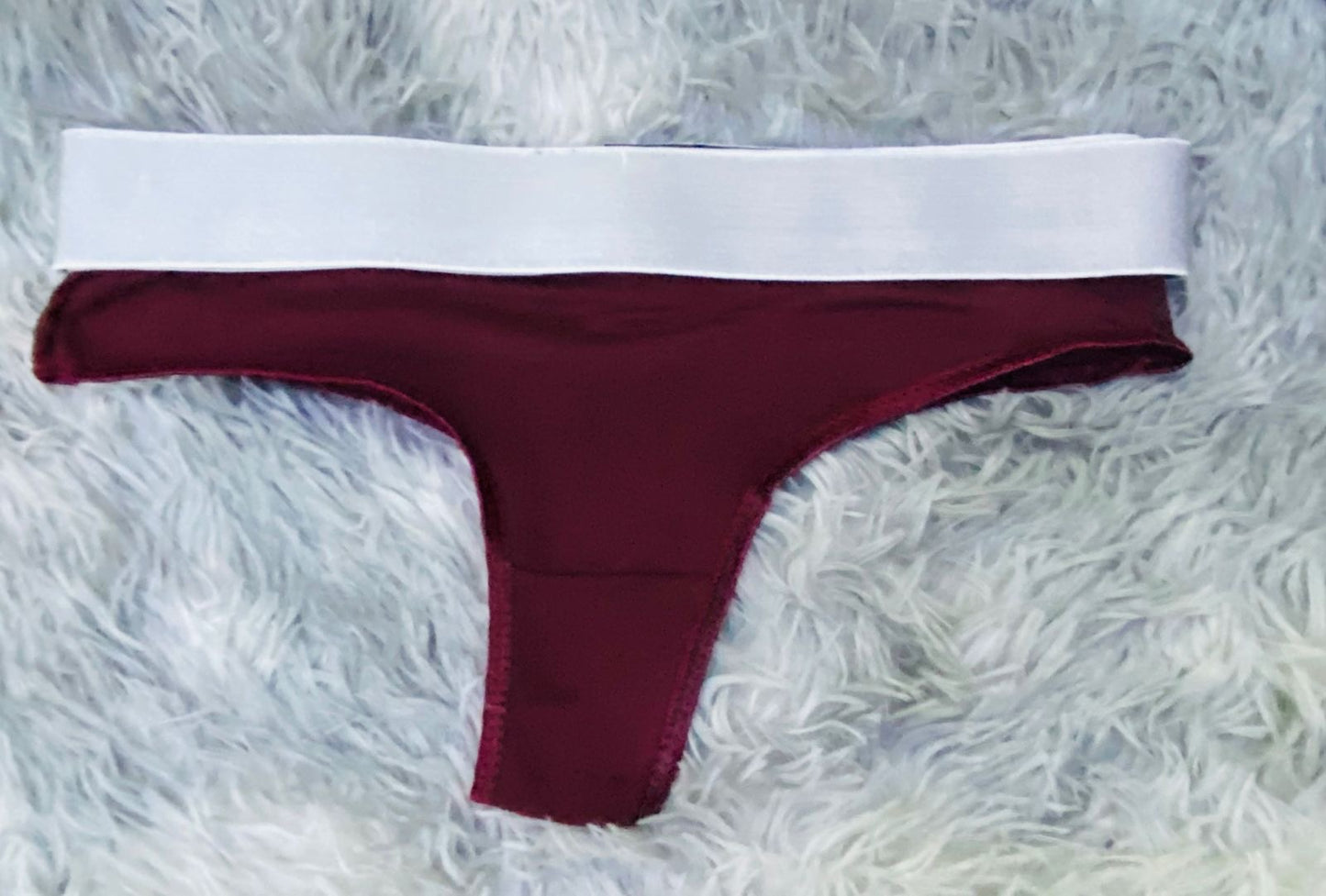 Tanga para dama en colores lisos.