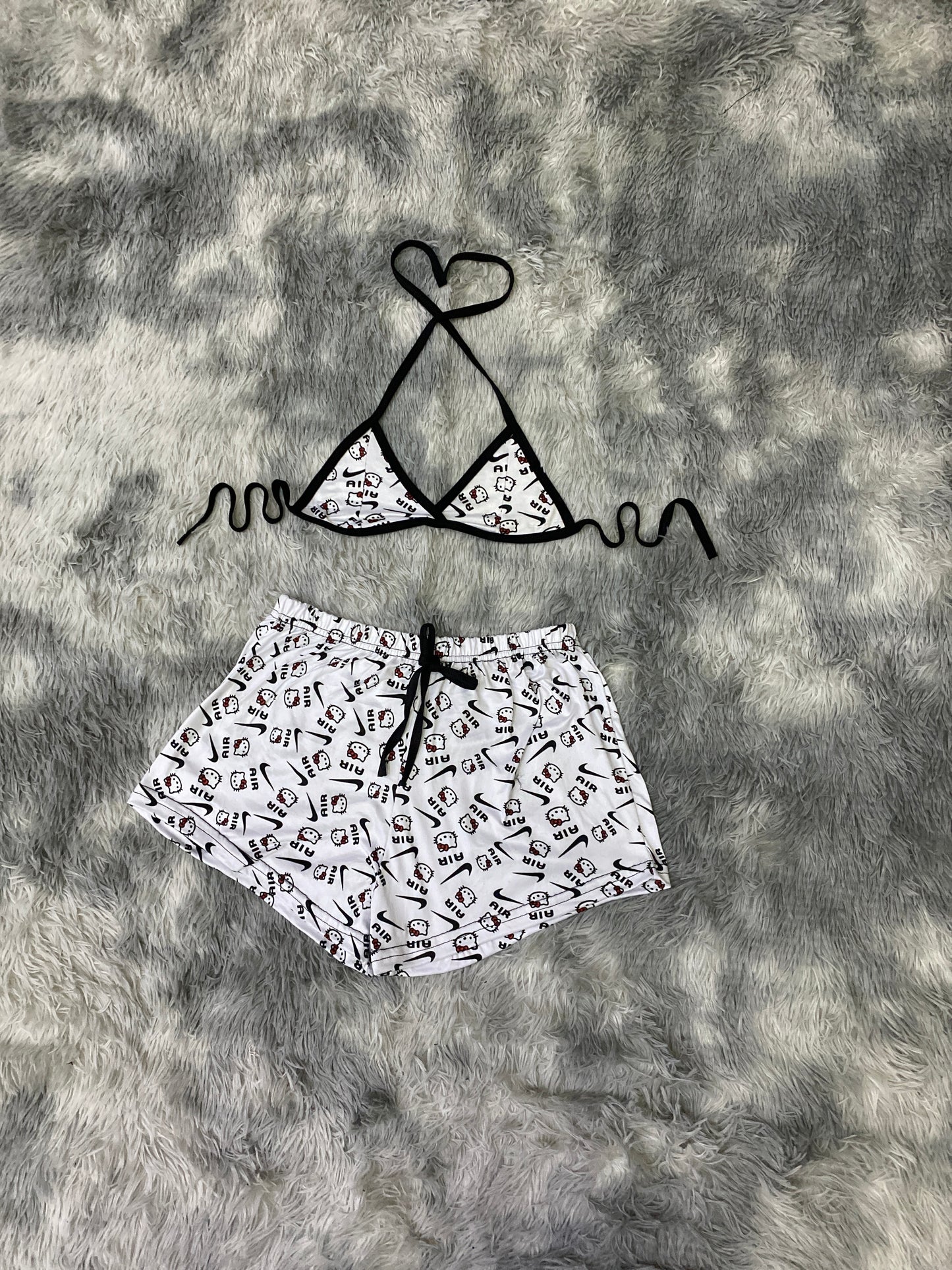 short con top Kitty Nike (fondo blanco)