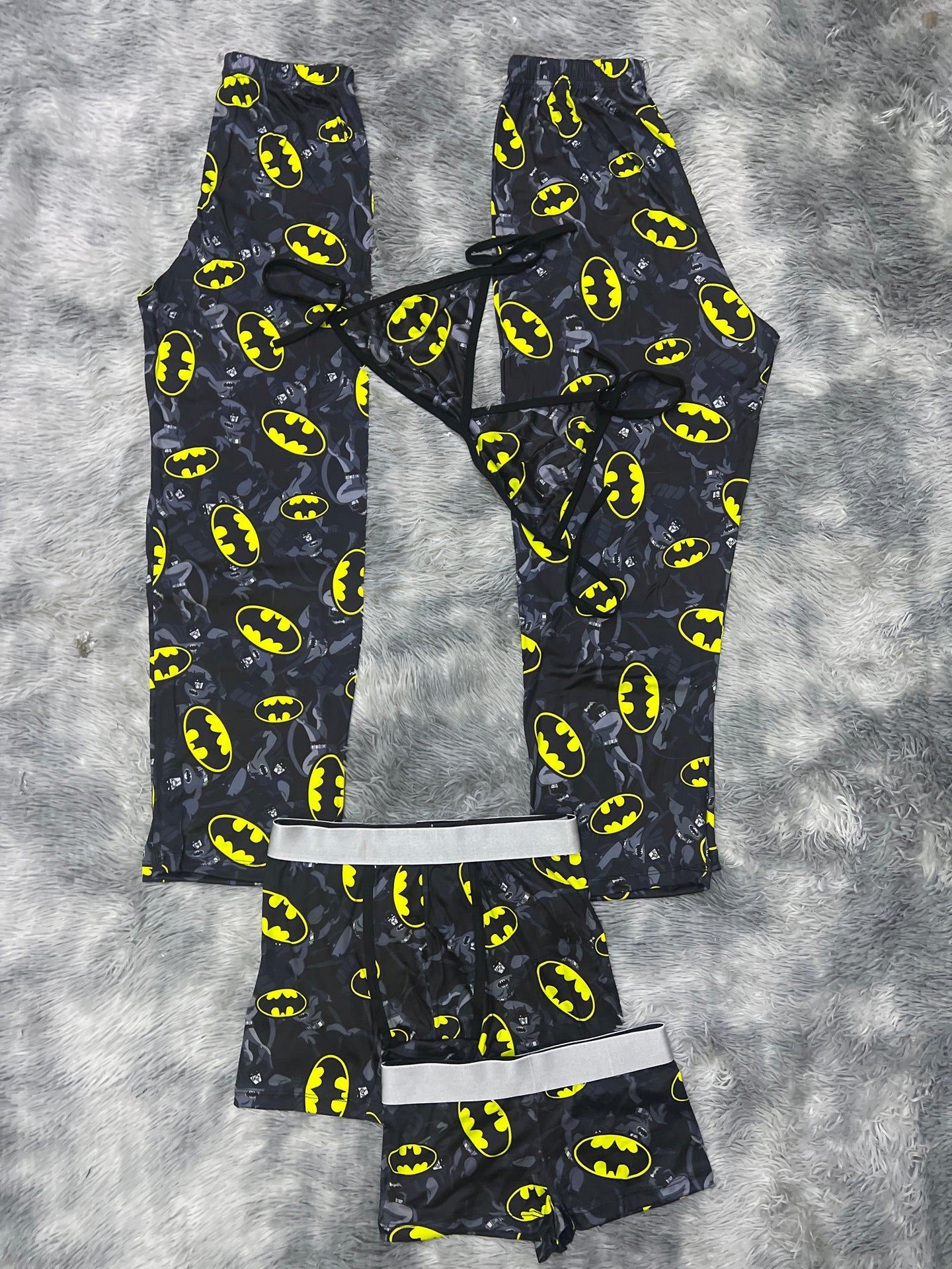 Batman Black 5 piece pajama set Comic Print Nightwear 🦇