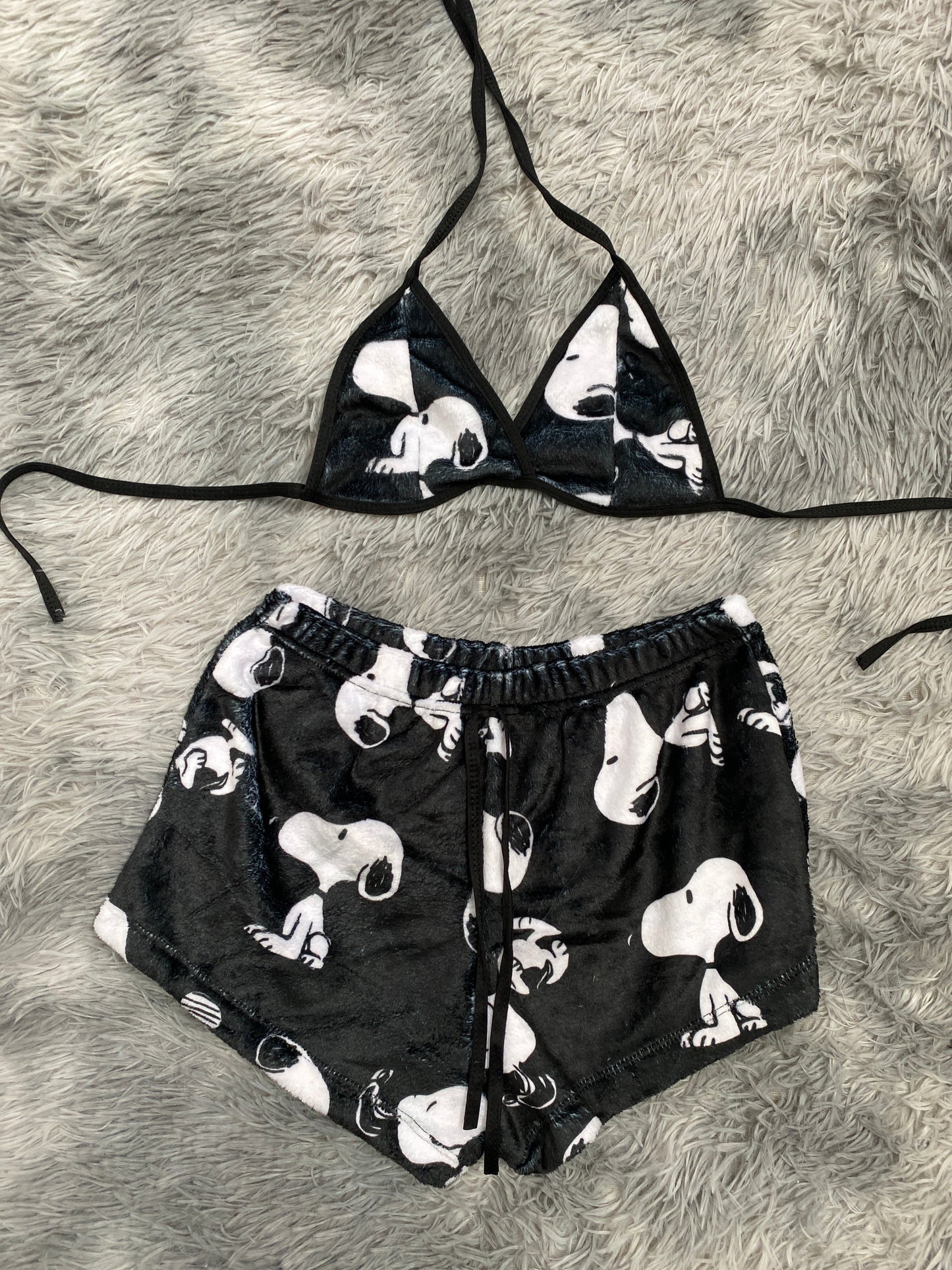 Snoopy Cara’s fondo negro top con short unitalla de afelpado
