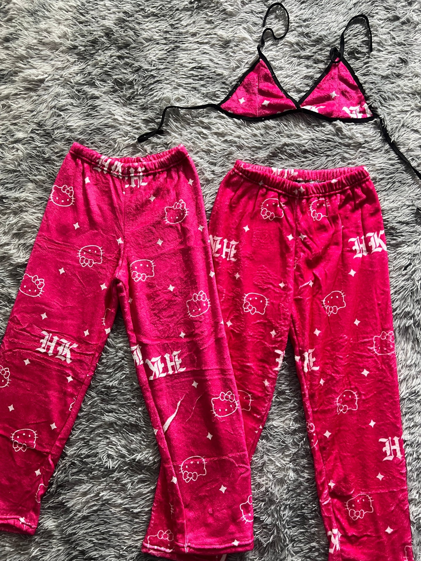 Hello Kitty rosa letras góticas duo de pijama afelpada