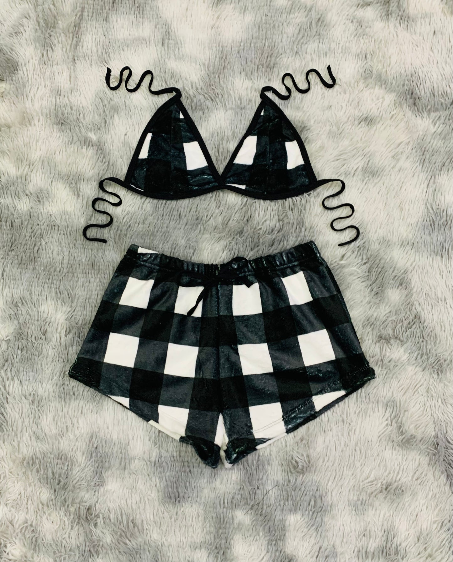 Short con top afelpado Cuadros Blancos y Negros