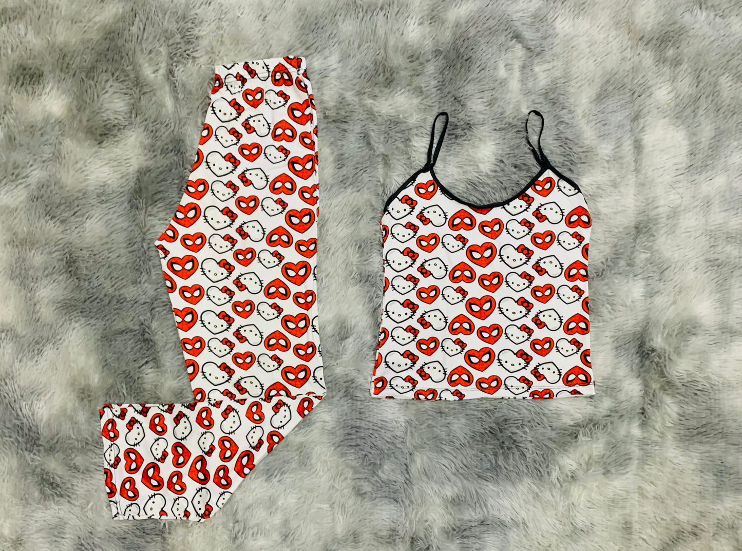 Pijama individual de dama Spider y Kitty corazones