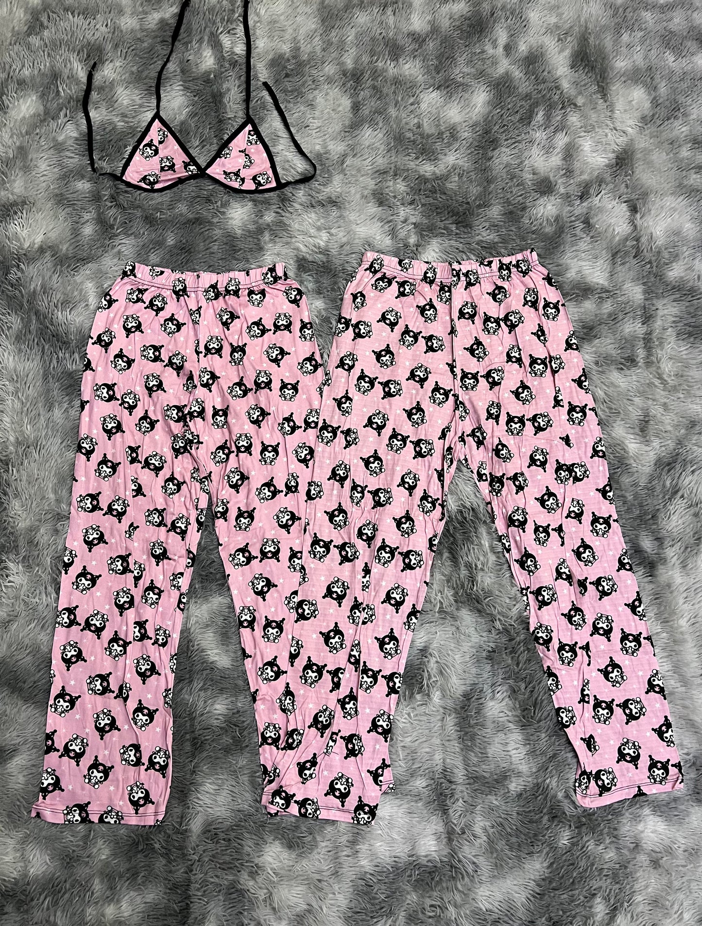 Kuromi Rosa Duo de pijama afelpada.