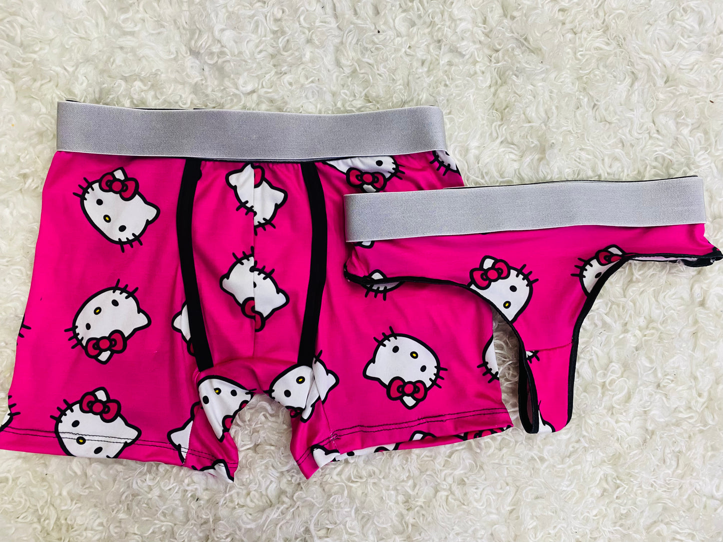 Hello Kitty caritas fondo rosa dúo tanga