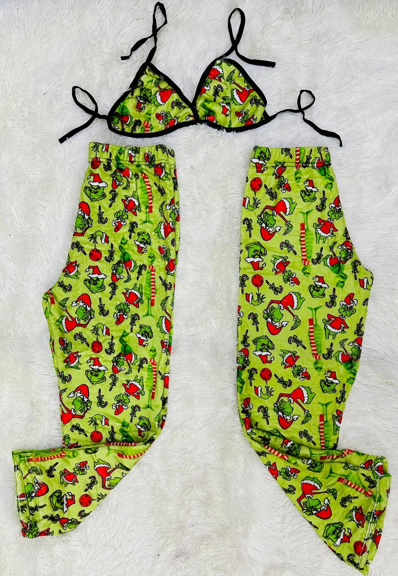 Grinch Verde Duo de pijama afelpada.