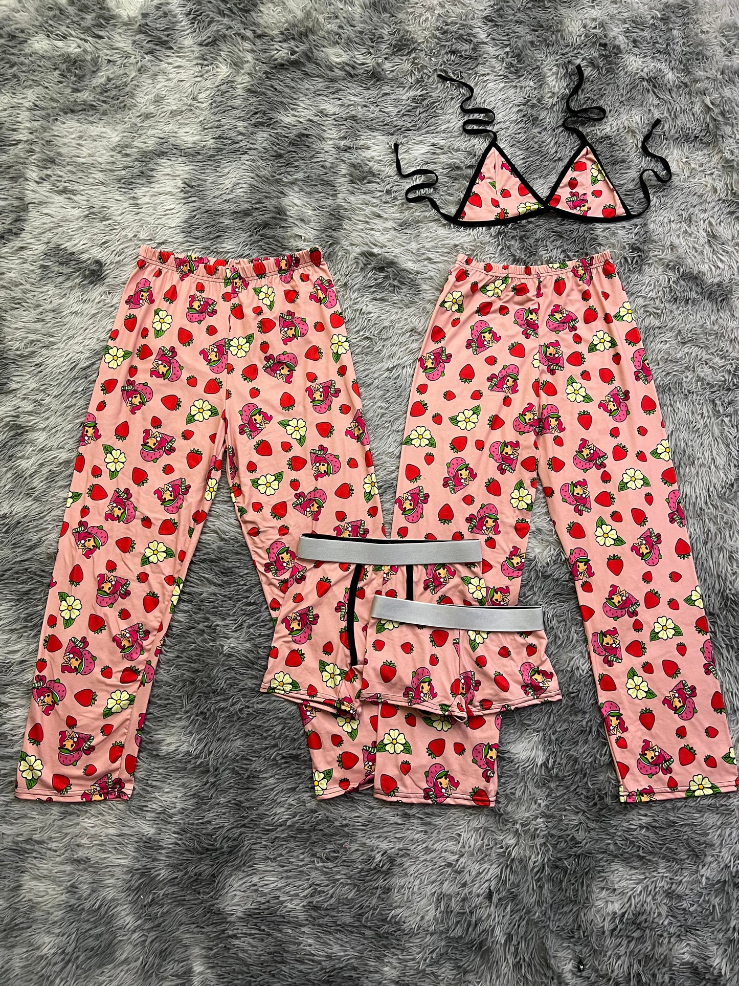 Pastel Fresa Rosa Duo De Pijama De 5 Piezas.