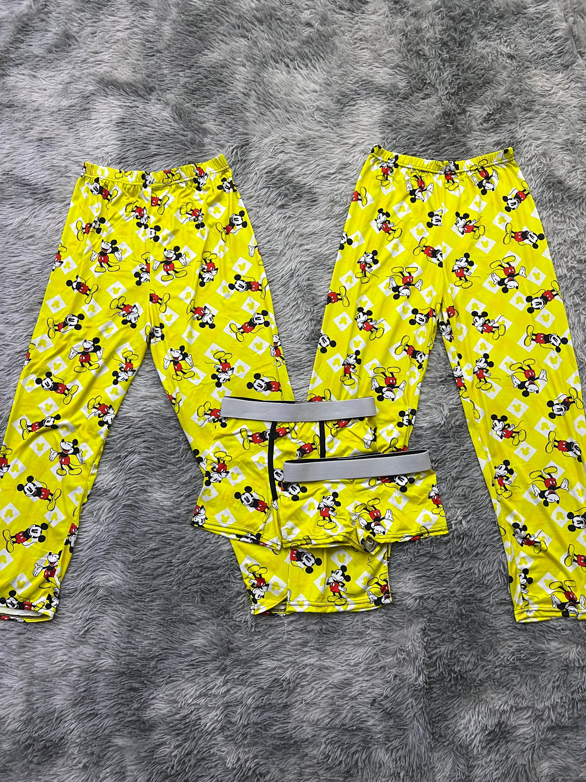 Mickey Fondo Amarillo Pijama De 5 Piezas
