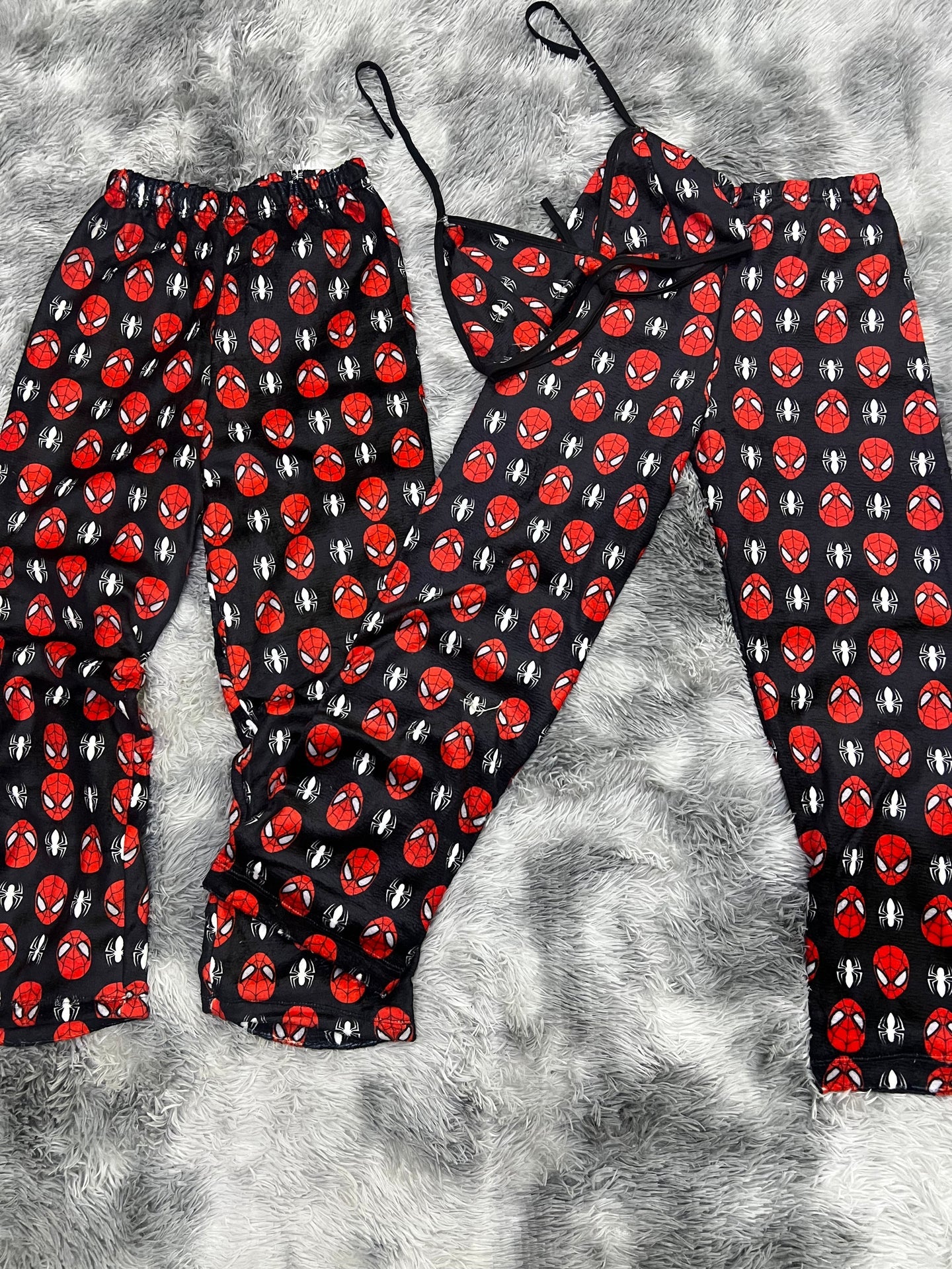 Pijama Spider-Man Rojo Duo de pijama afelpada.
