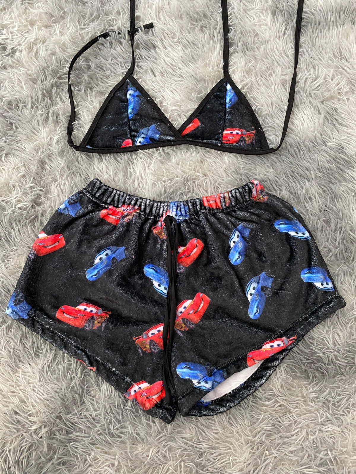 McQueen y sally fondo negro top con short unitalla de afelpado