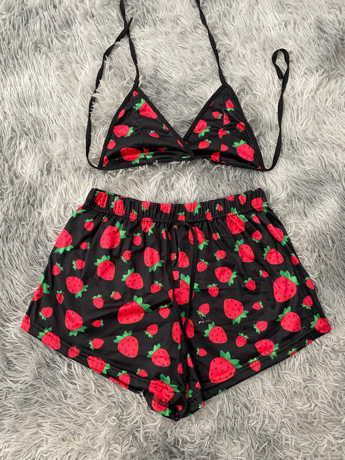 Fresas fondo negro Top Con Short Unitalla De Brush