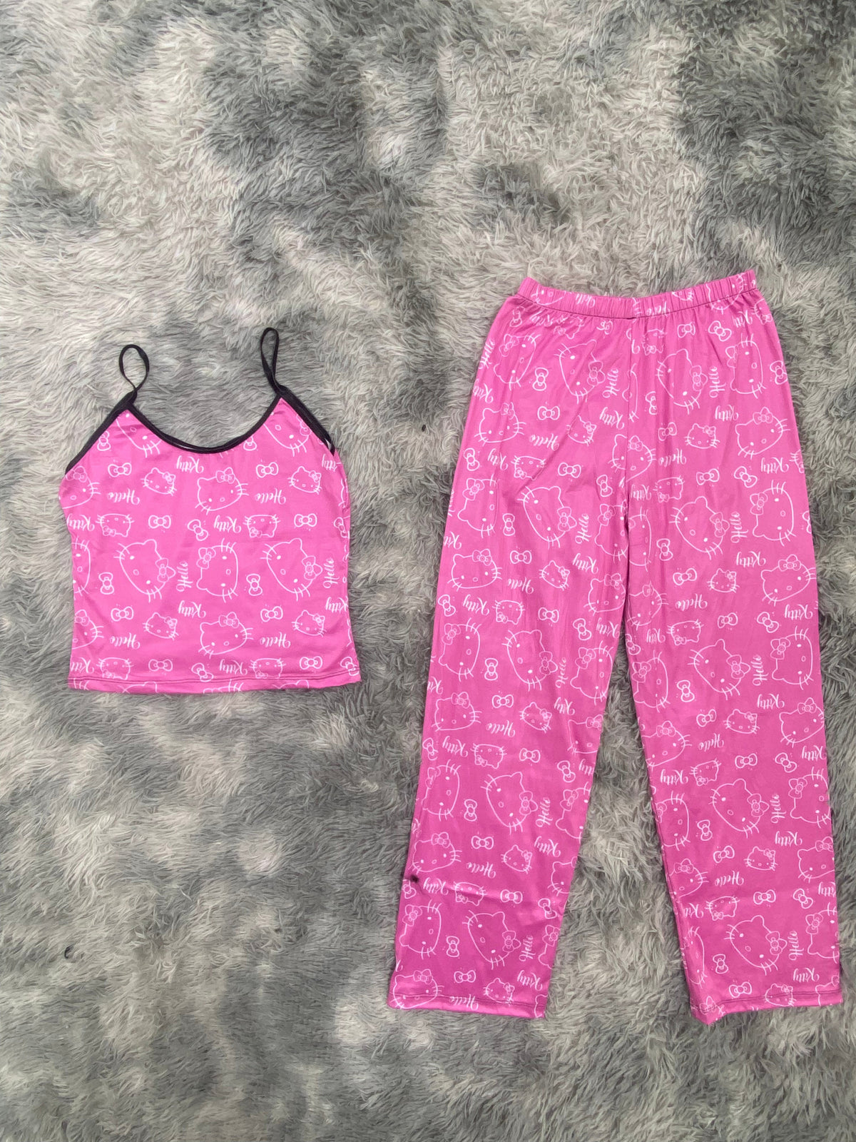 Hello kitty letras blancas fondo rosa Blusa Con Pantalón Pijama De Dama