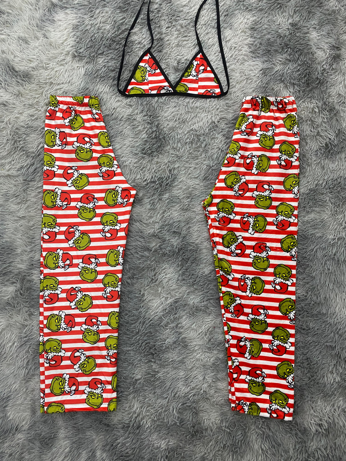 Grinch líneas chicas rojas y blancas Pijama Afelpada