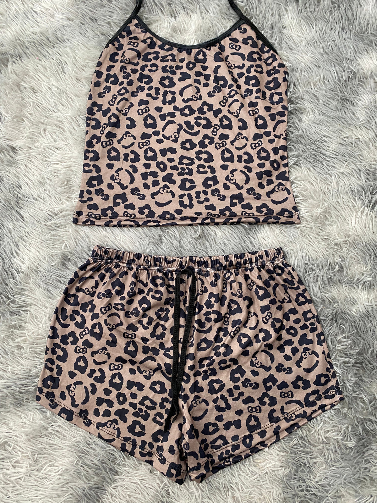 Hello kitty animal print cafe Blusa Con Short