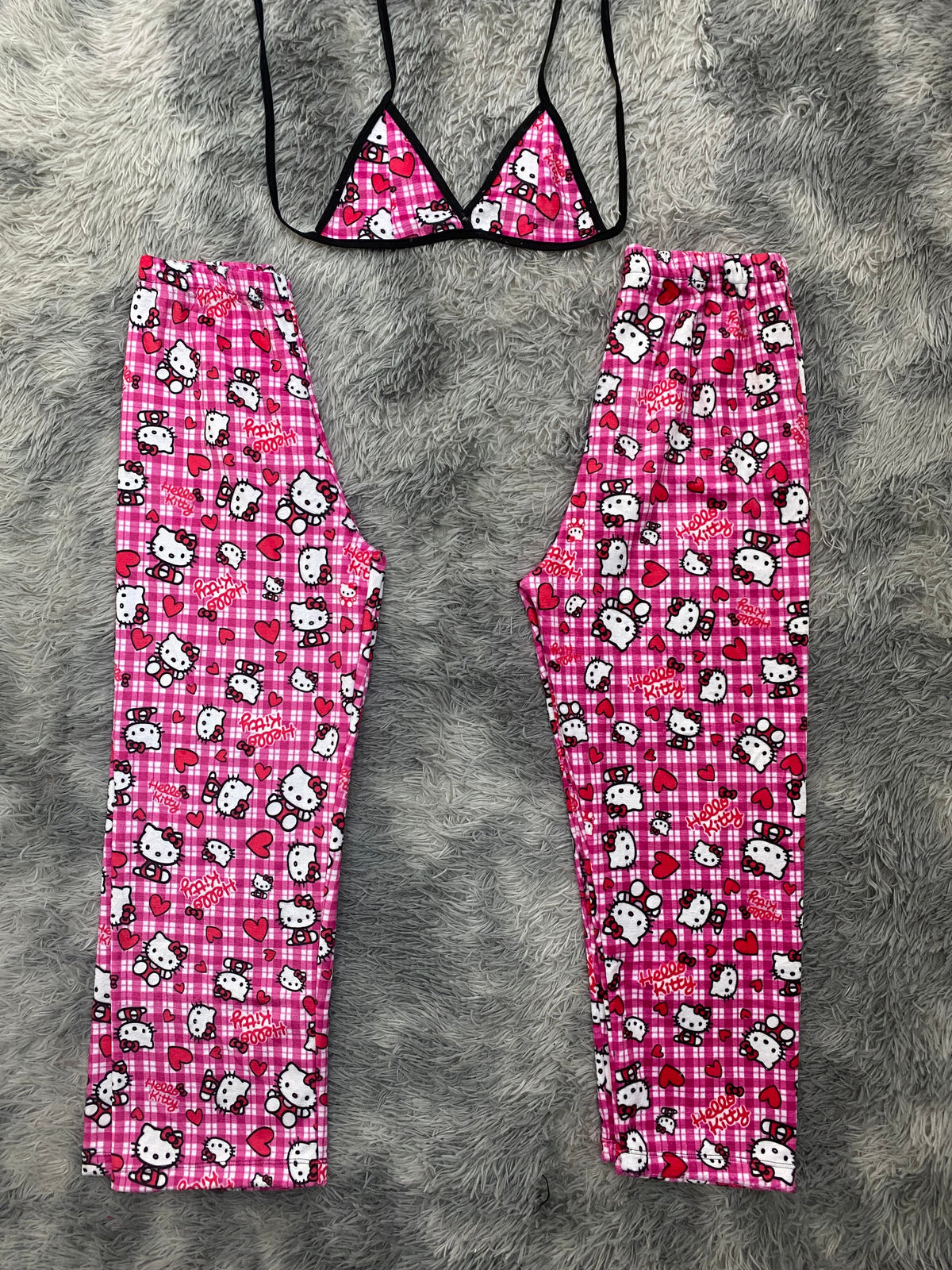 Hello kitty cuadros blancos y rosas Pijama Afelpada