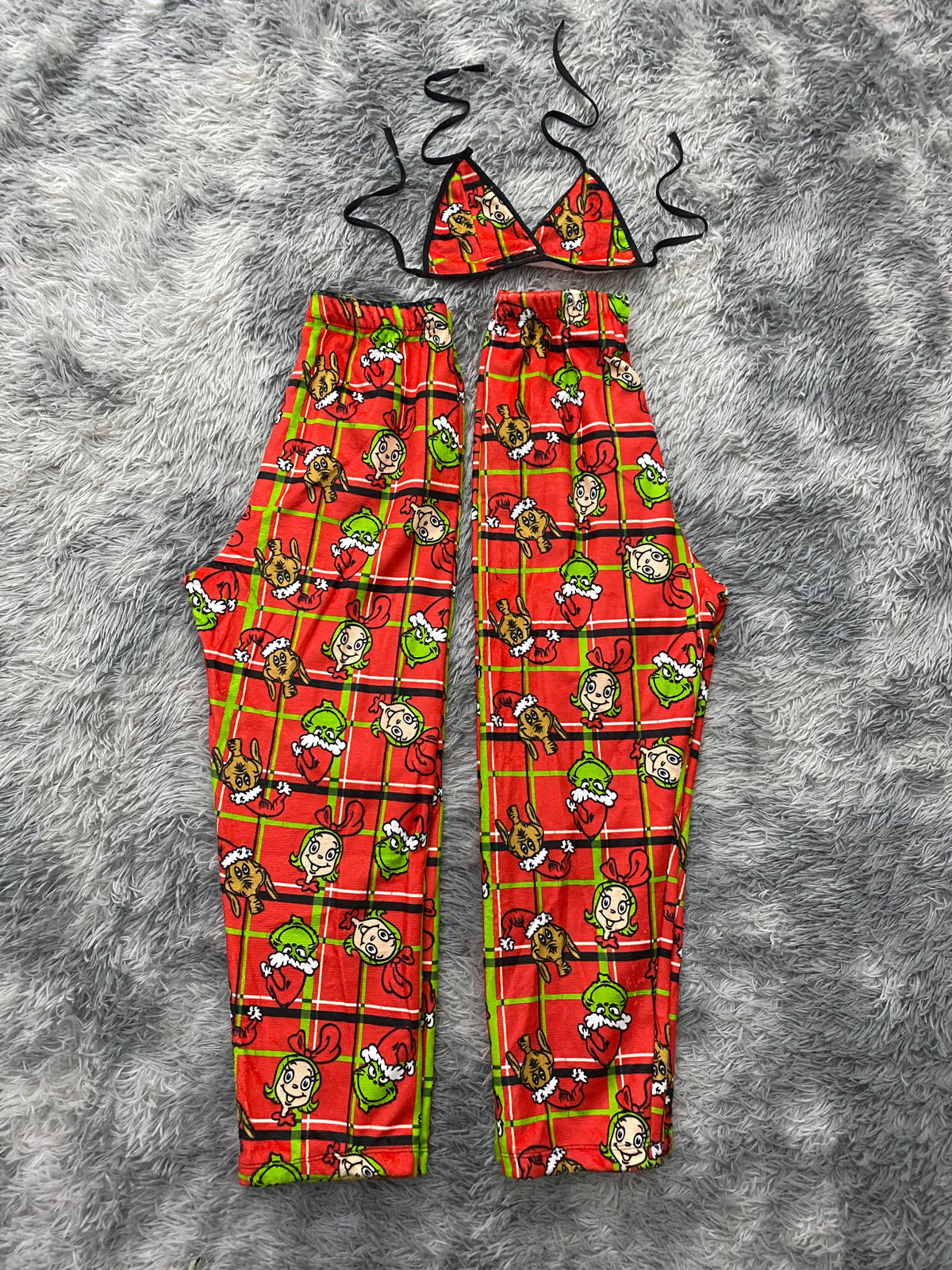 Grinch y su perro líneas verdes y rojas Pijama Afelpada
