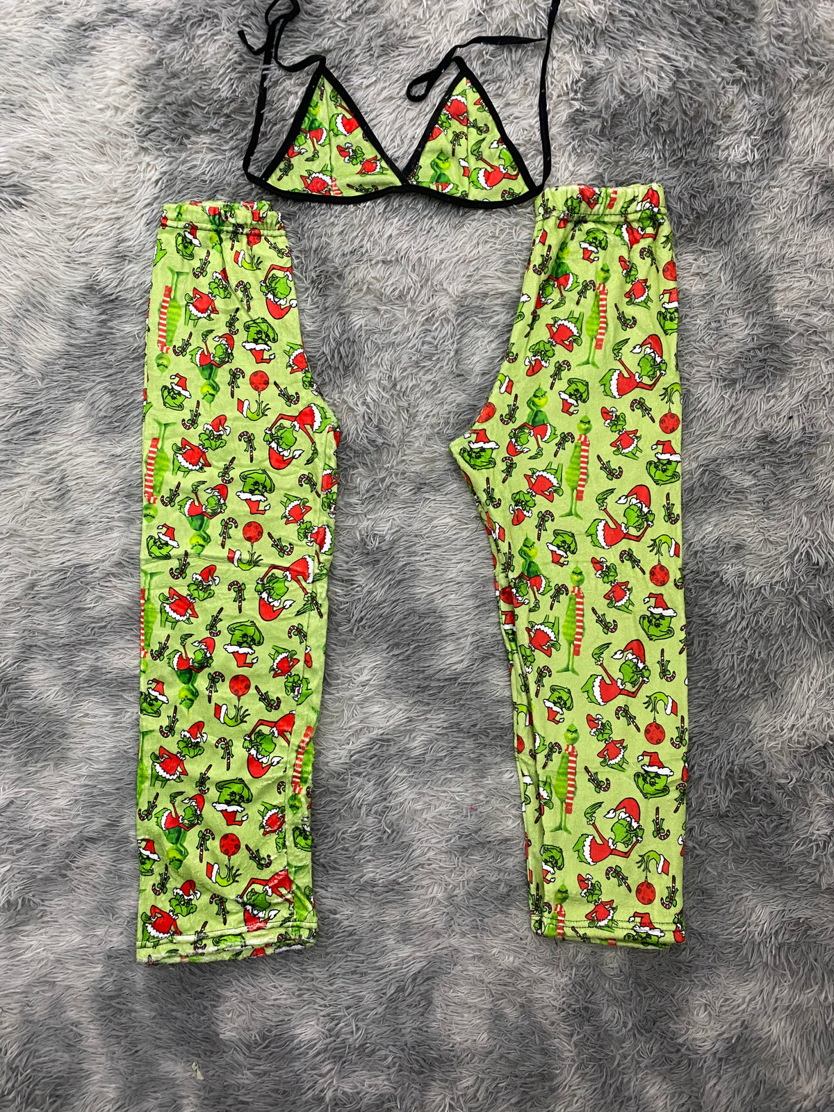 Grinch animado fondo verde Pijama Afelpada