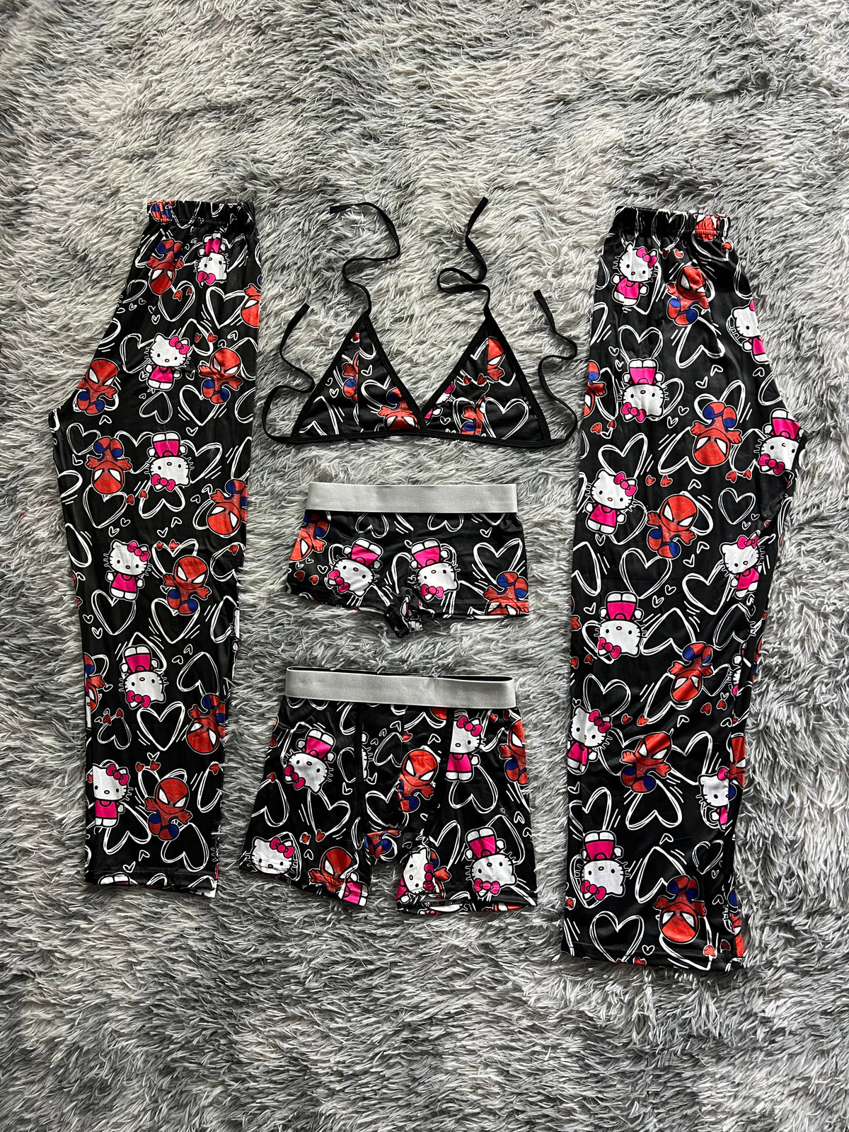 Corazón Negro Spider Hello Kitty Fondo Pijama De 5 Piezas