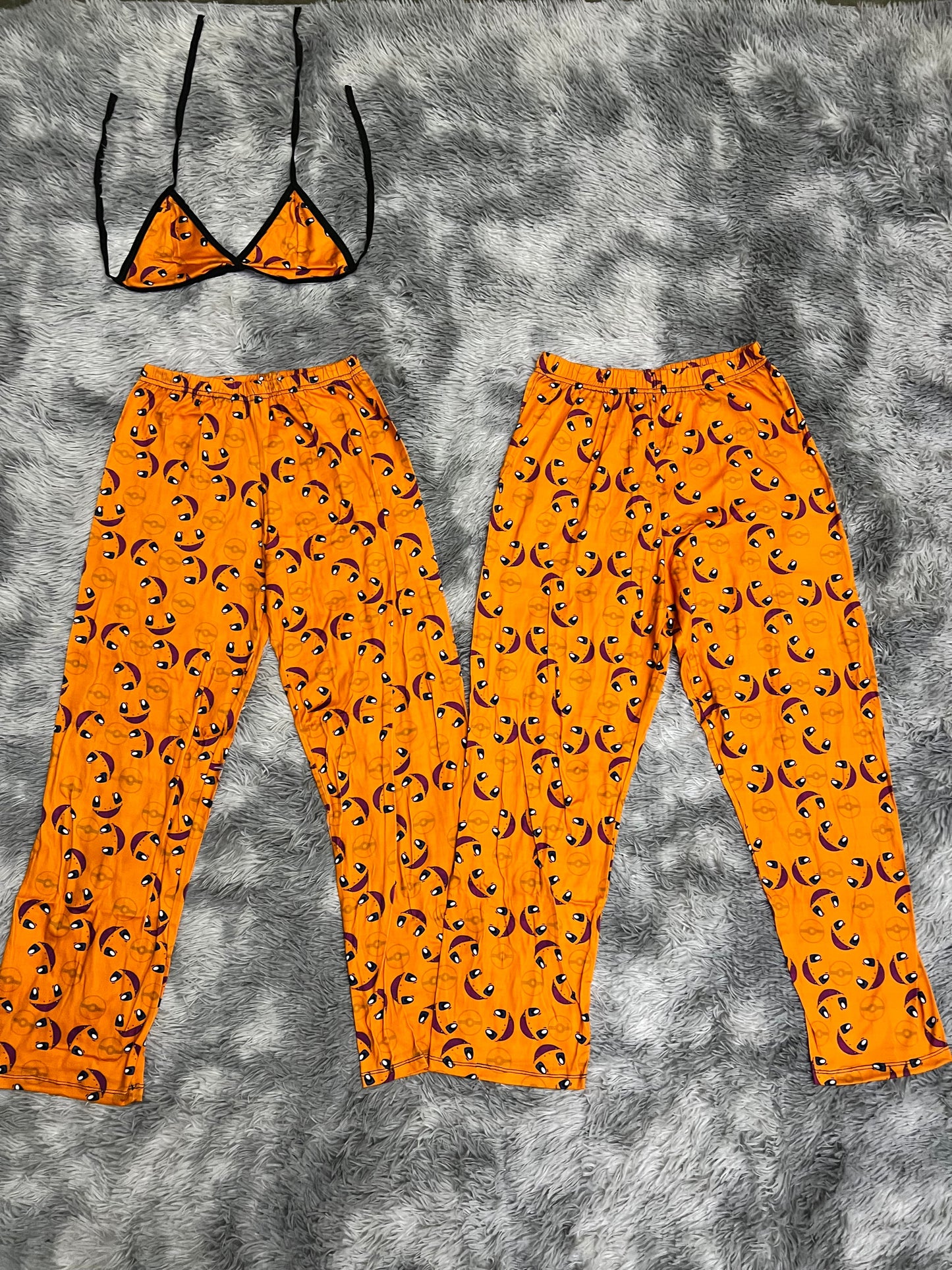 Charmander Naranja Duo de pijama afelpada.