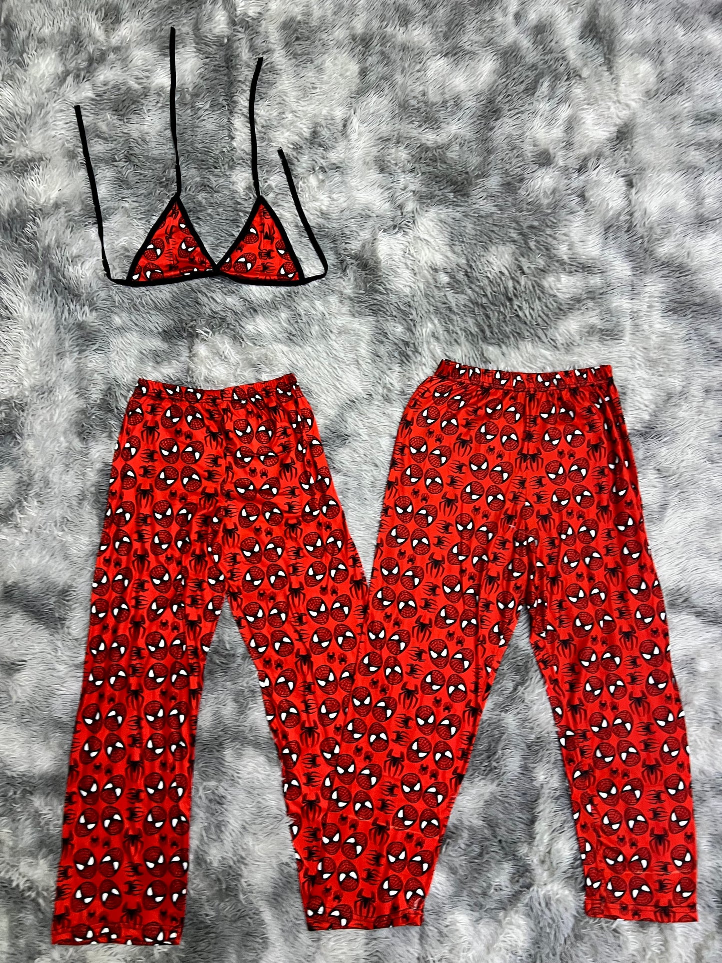 Pijama Spider-Man Rojo Duo de pijama afelpada.