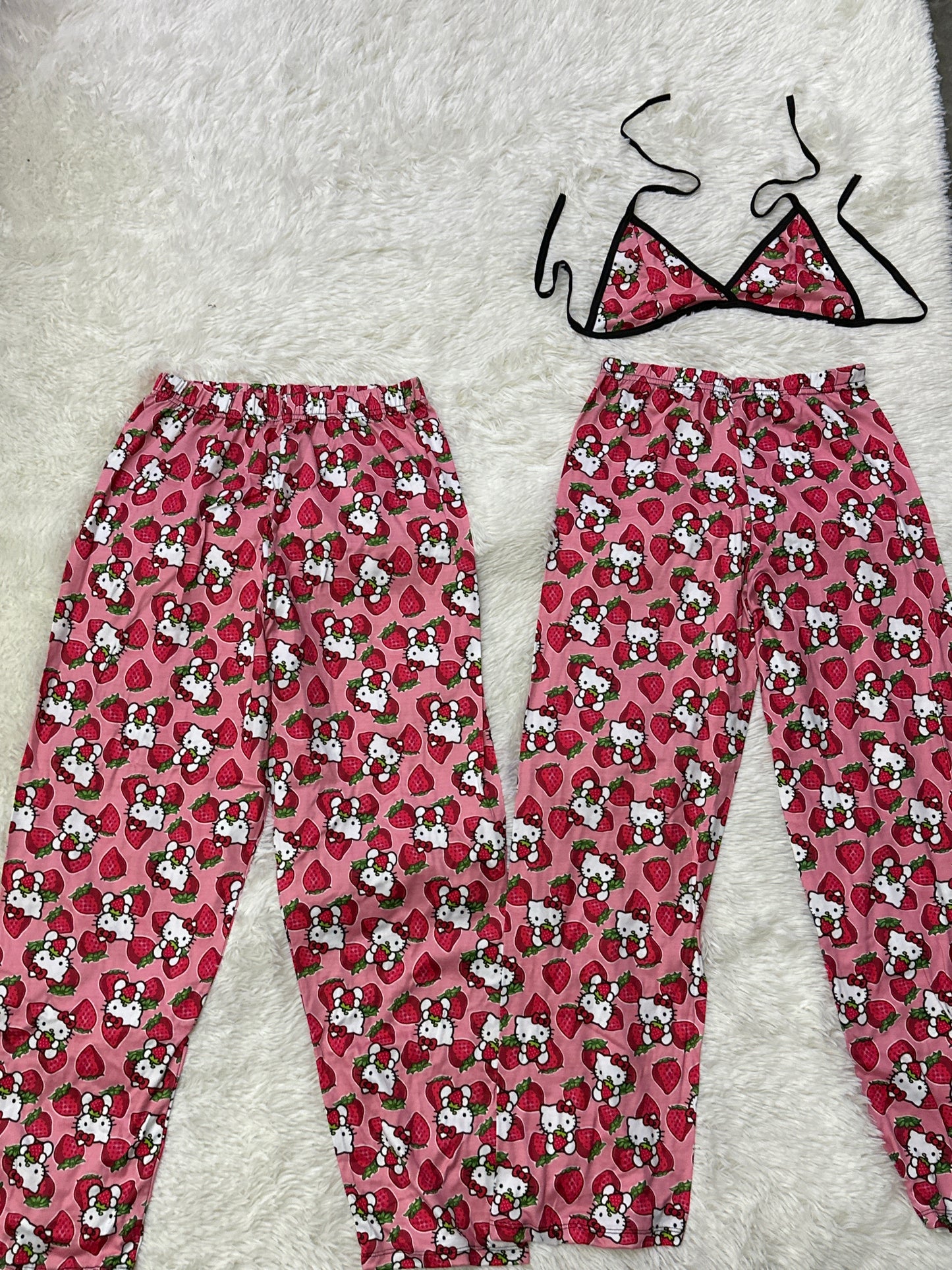 Hello kitty fresas pijama 5 pcs