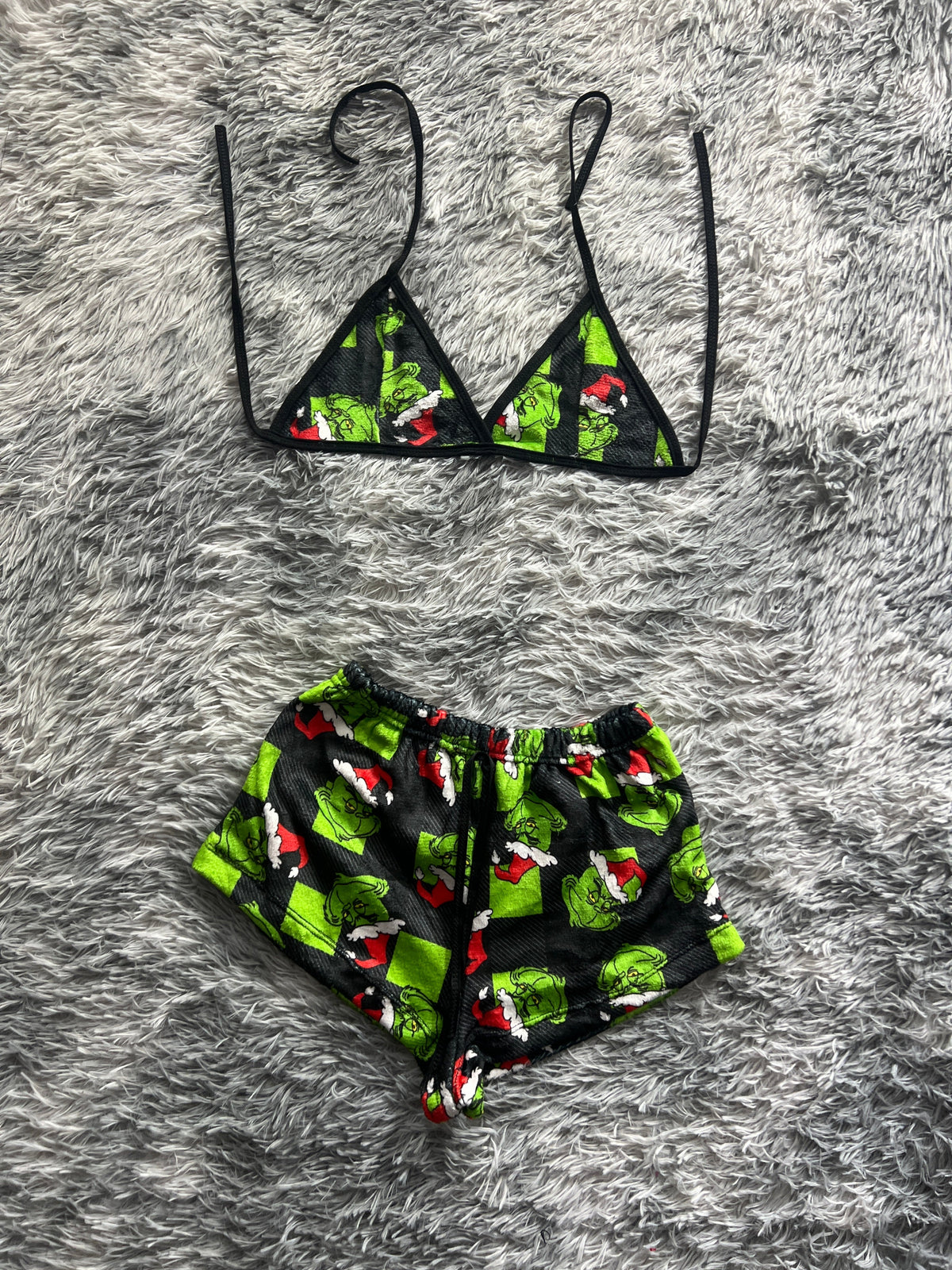 El Grinch Navideño Fondo Negro Y Verde Cuadros Top Con Short Unitalla De Afelpada