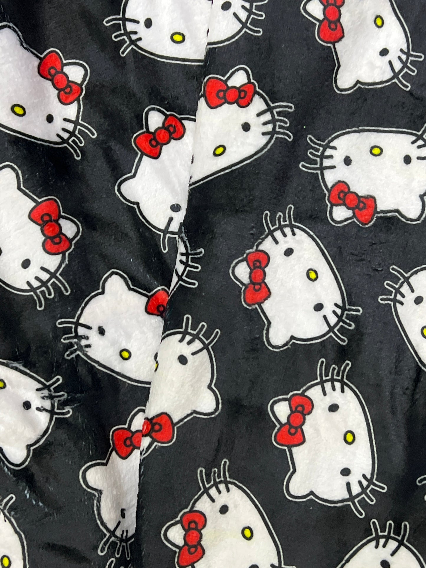 Hello Kitty Sin Color Duo de pijama afelpada.