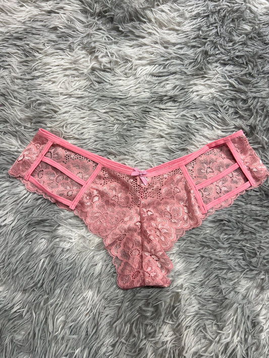 tanga de dama con líneas delanteras rosa