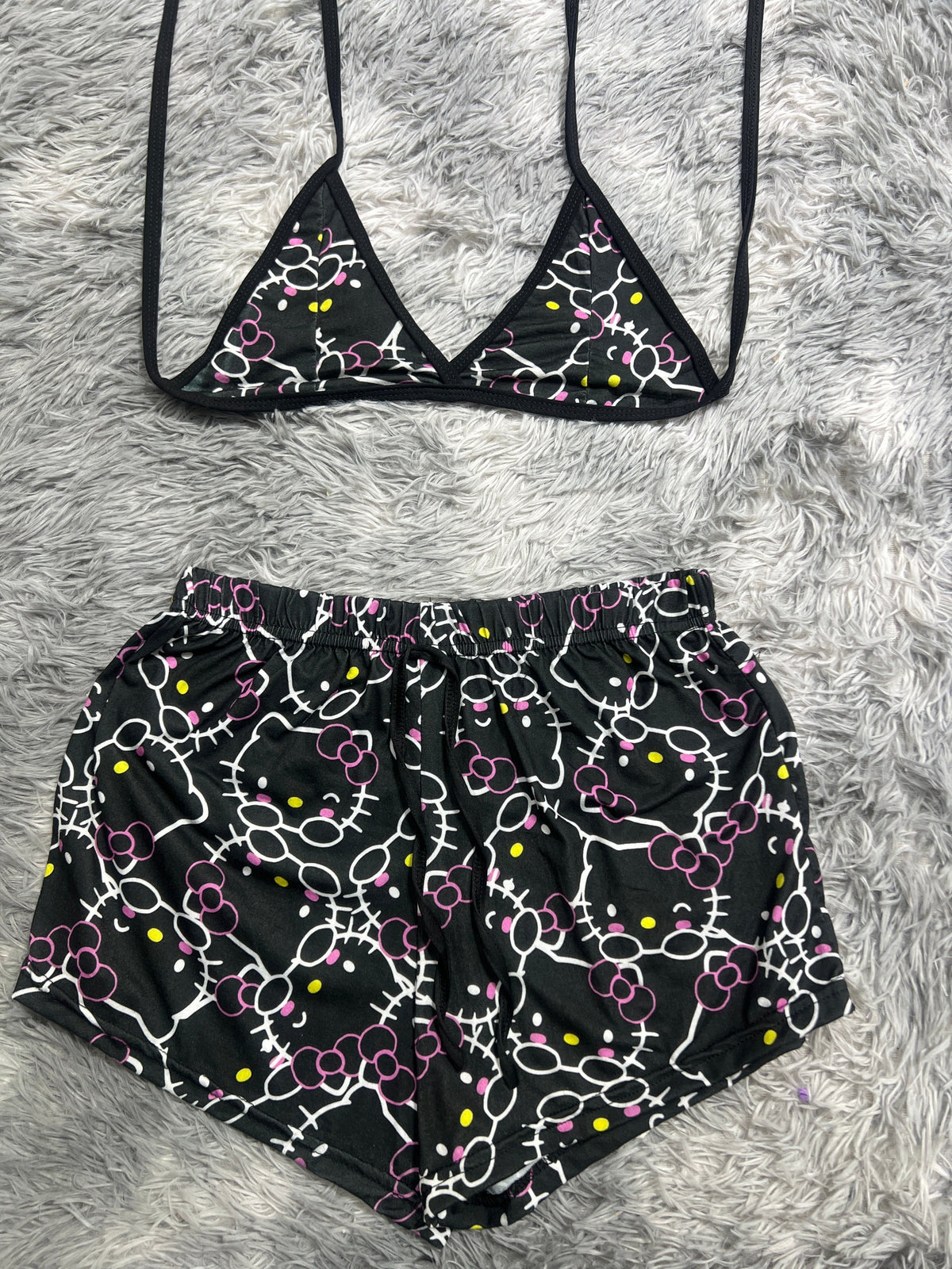 Hello Kitty Negro Con Rosa Y Amarillo Top Con Short Unitalla De Brush