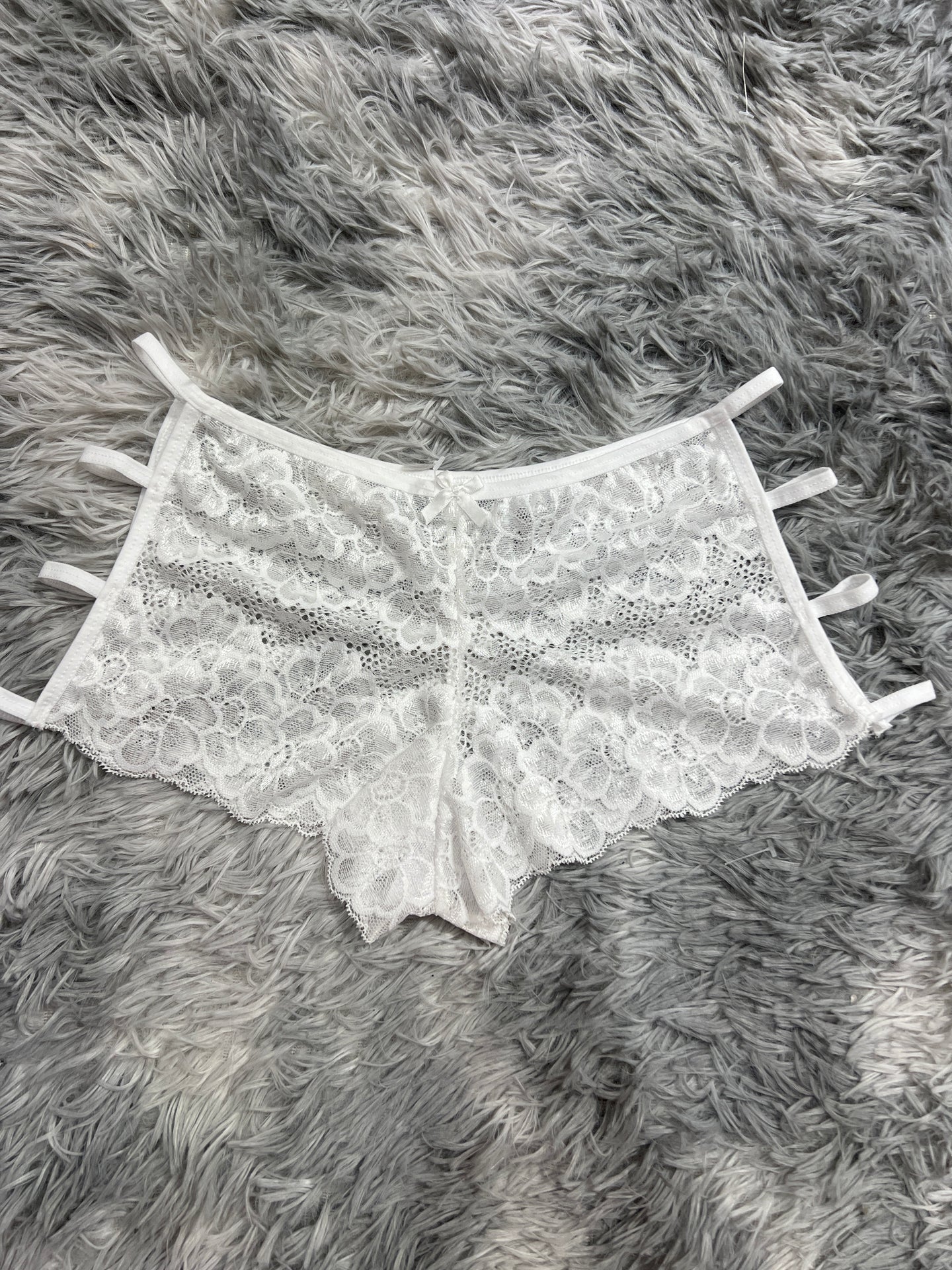 cachetero de dama cuatro líneas blanco