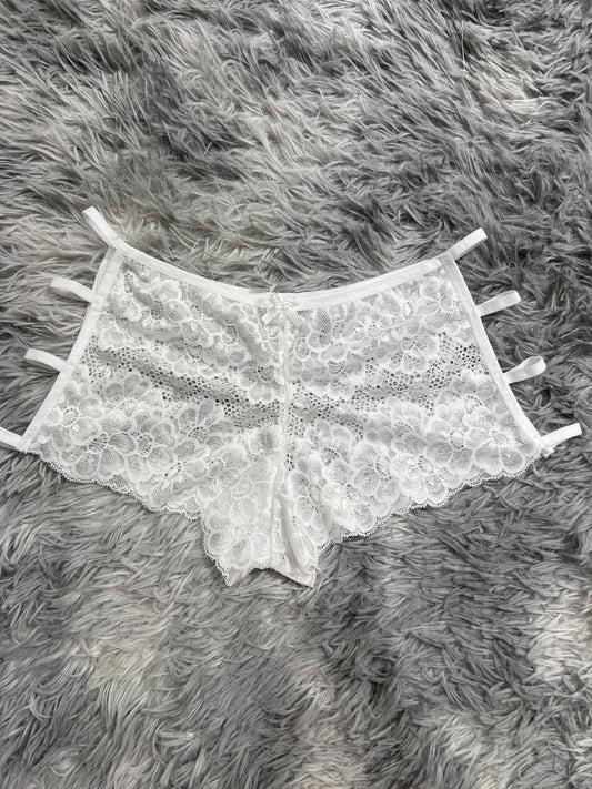 cachetero de dama cuatro líneas blanco