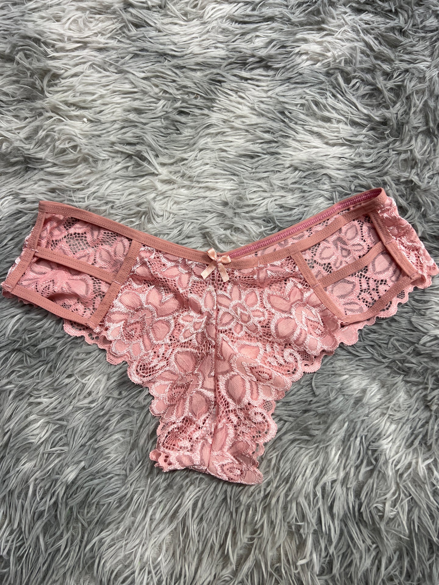 tanga de dama con líneas delanteras rosa