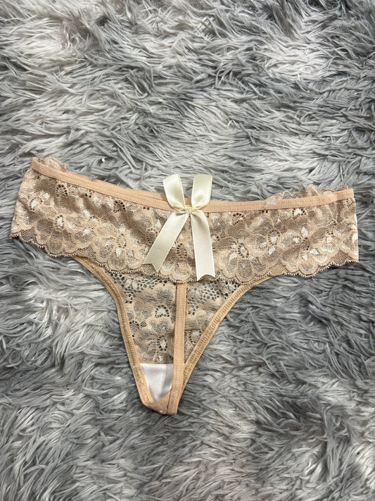 tanga de dama moño atrás beige