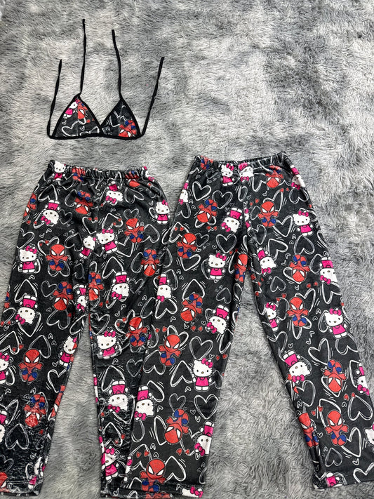Spiderkitty negro con corazones blancos duo de pijama afelpada