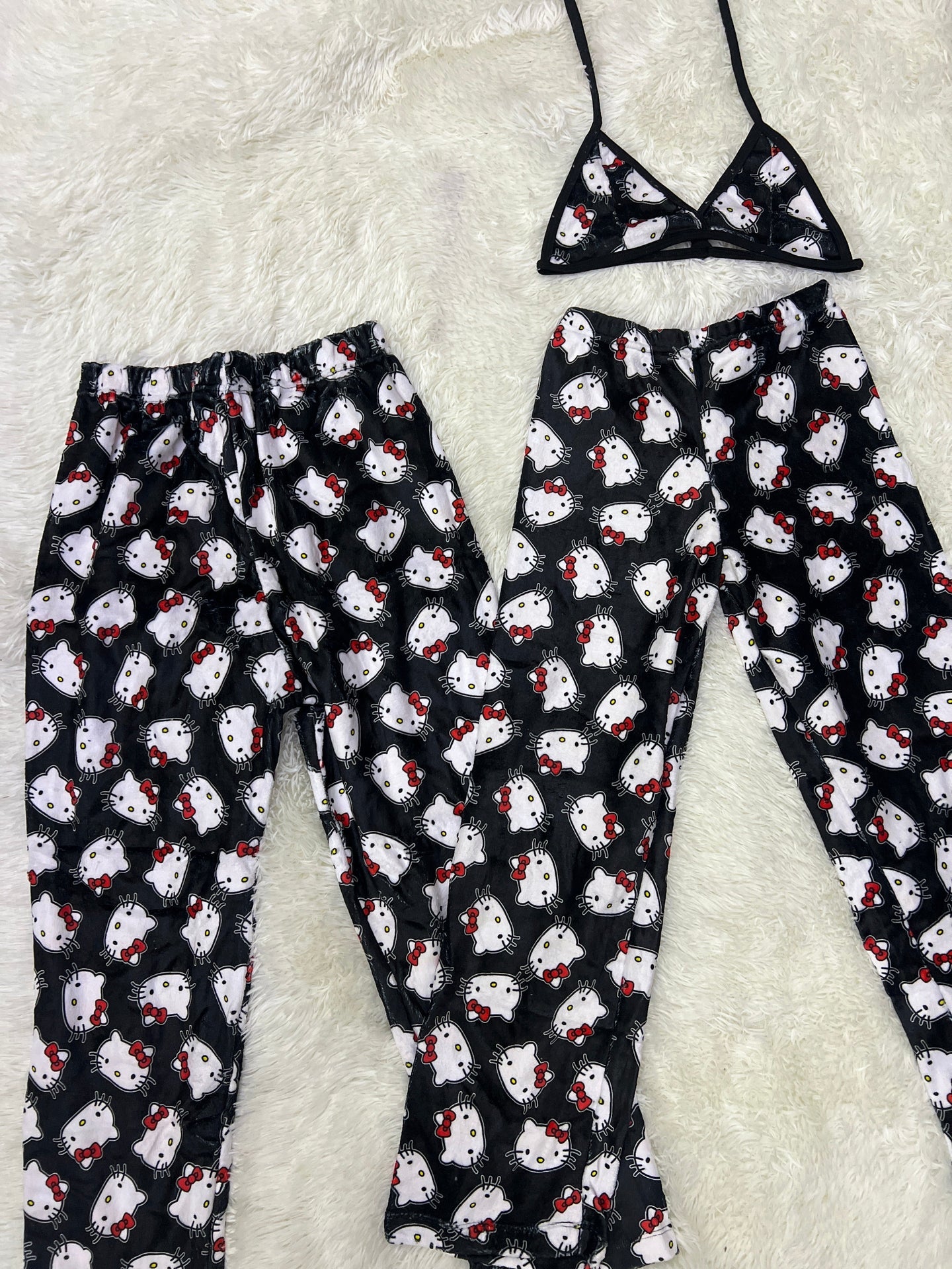 Hello Kitty duo de pijama afelpada.