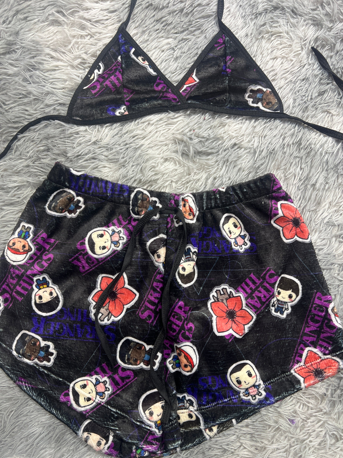 Stranger Things Top Con Short Unitalla De Afelpado