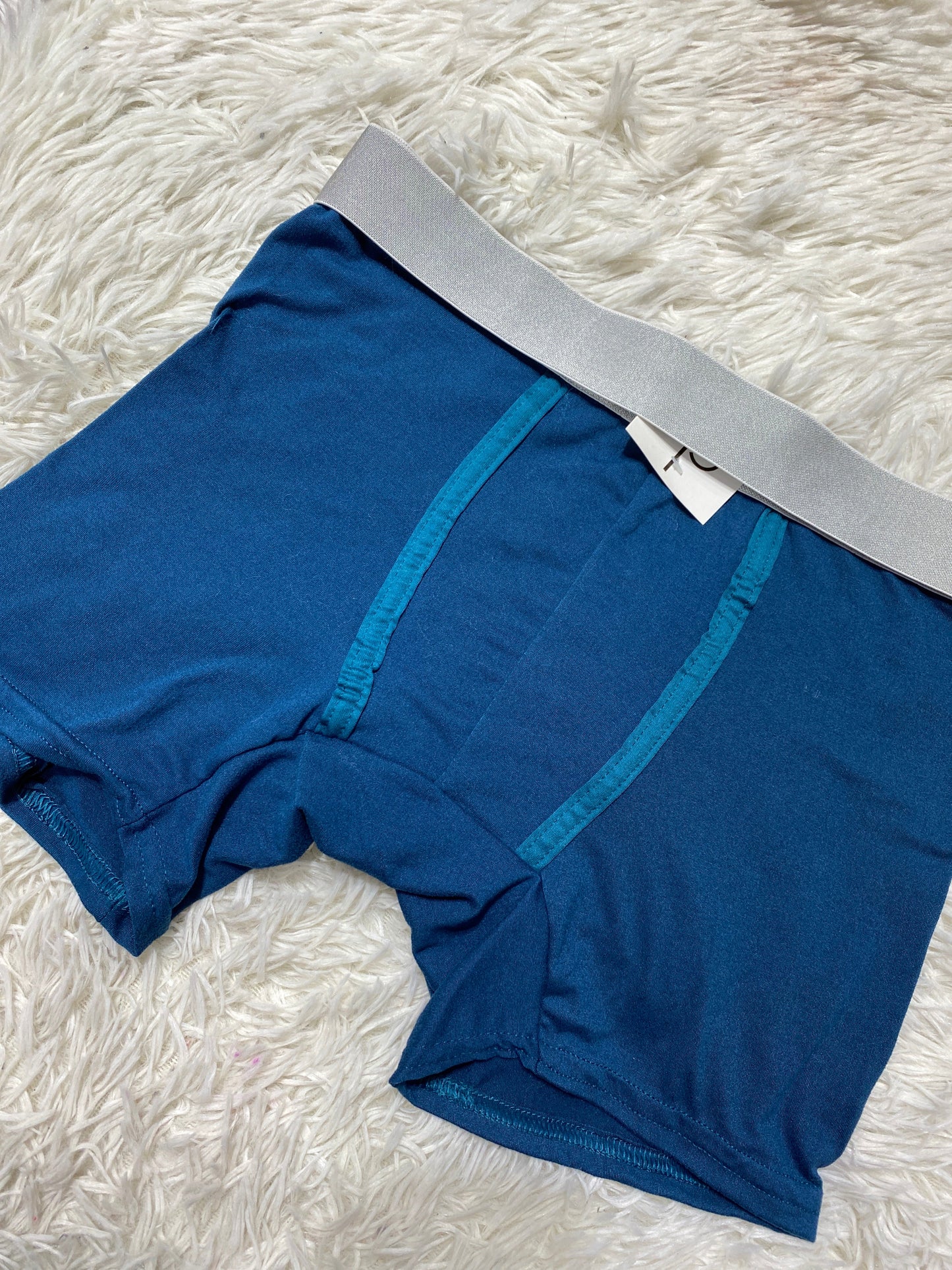 Boxer de caballero azul petroleo