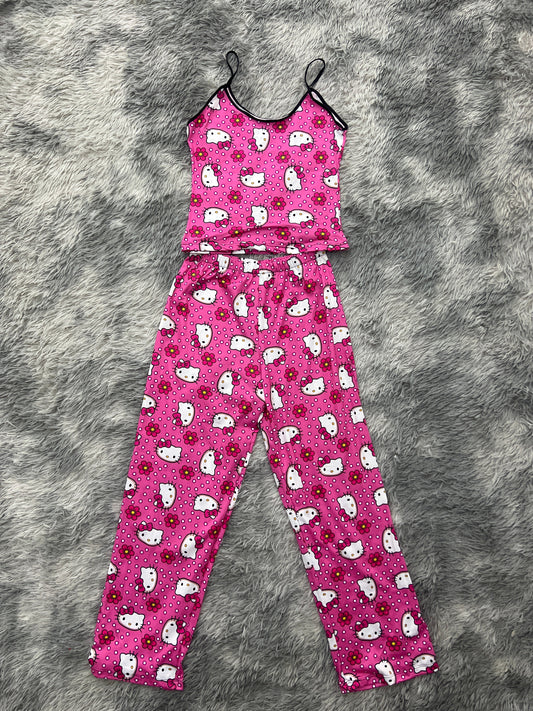 Hello Kitty Puntitos Y Flores Fondo Rosa Blusa Con Pantalón Pijama De Dama