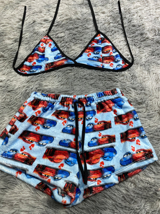 McQueen con su novia Top con short unitalla de afelpado