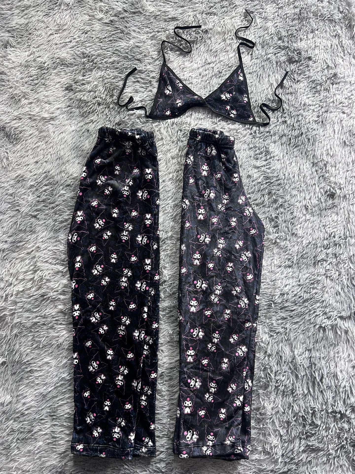 kuromi fondo negro Duo de Pijama Afelpada