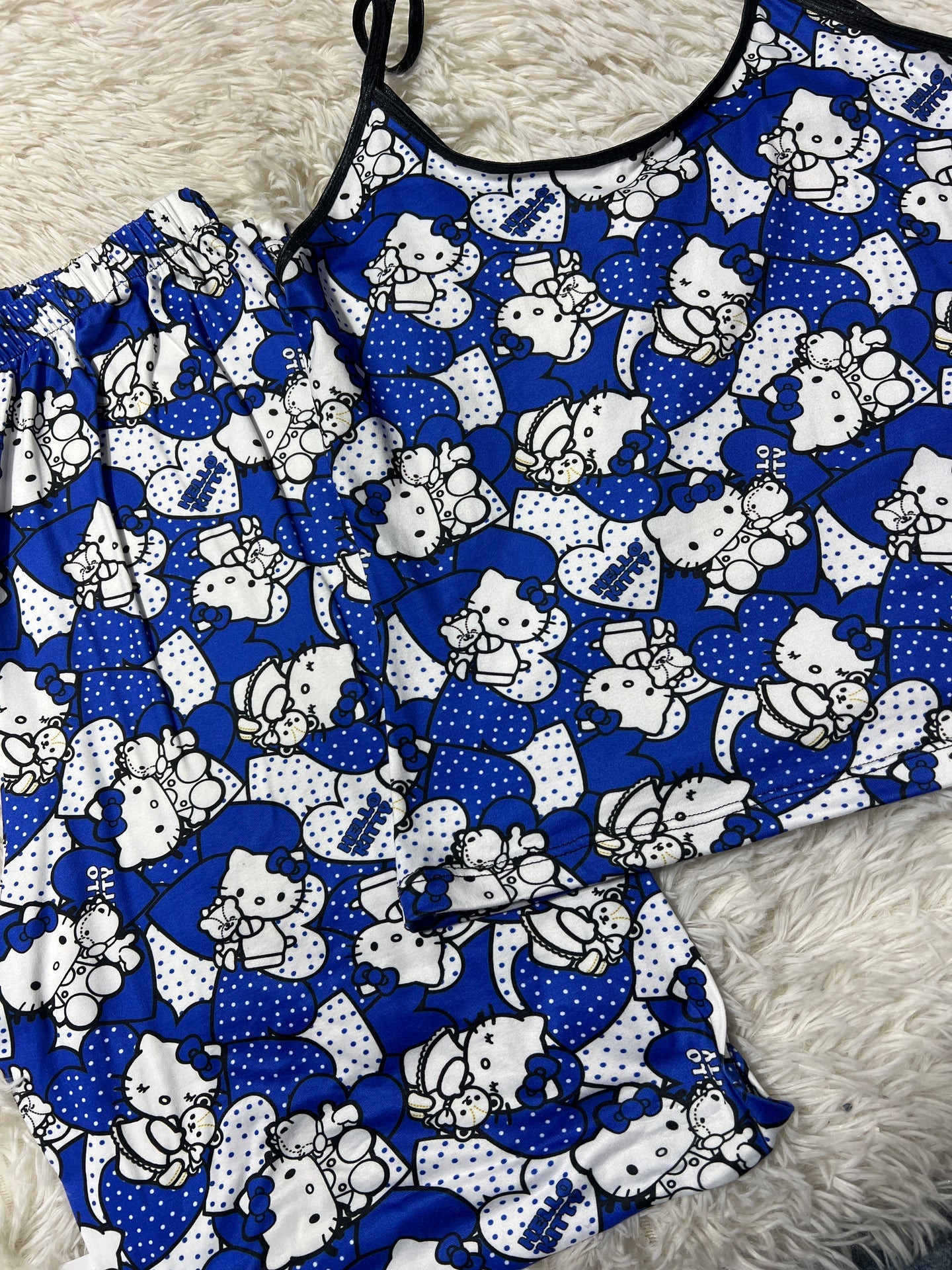 Hello kitty puntos azul  Blusa con pantalón pijama de dama