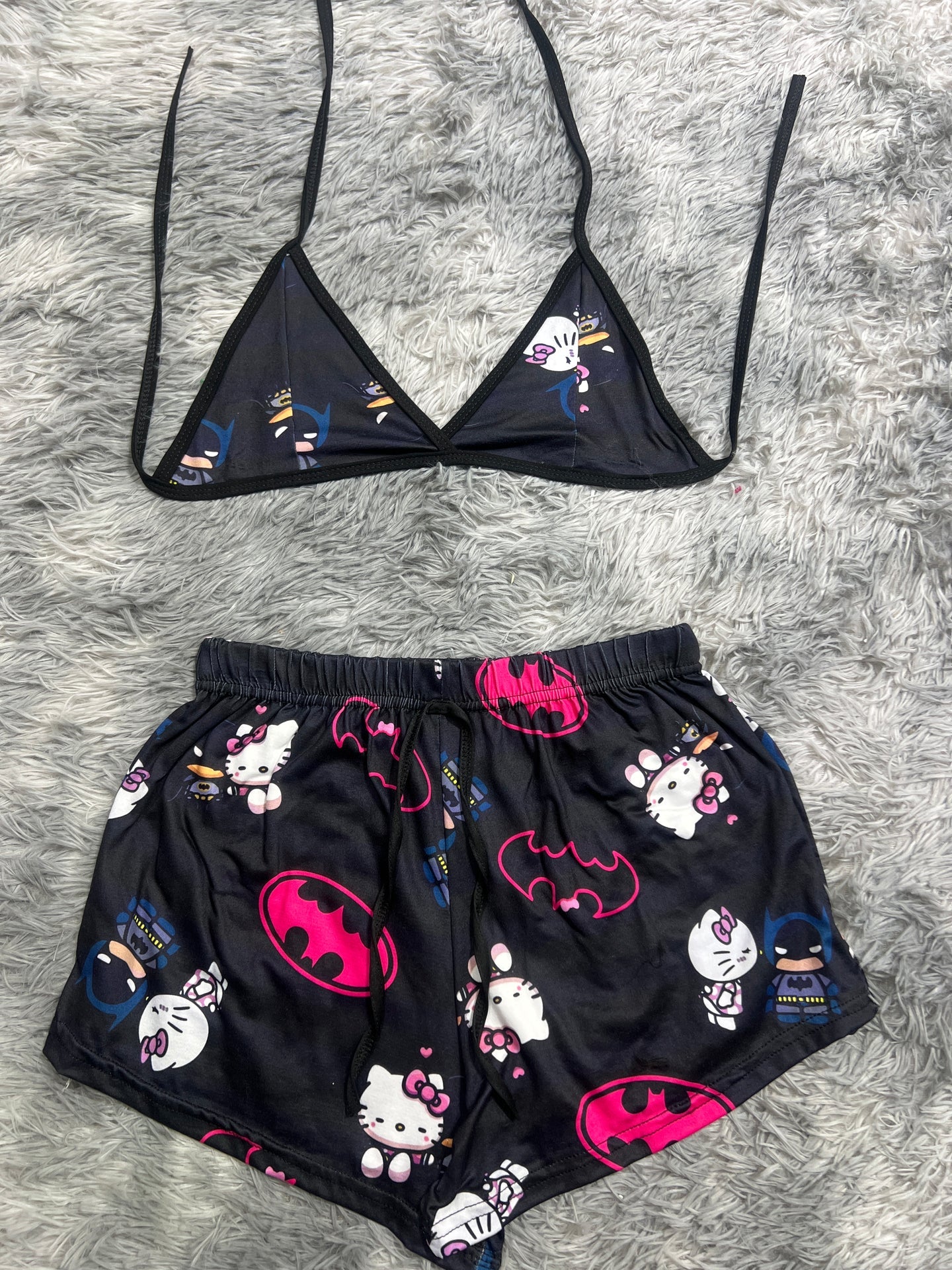 Hello kitty y Batman  Top con short unitalla de afelpado