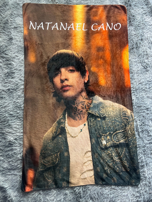 Frazada Natanael cano fondo naranja