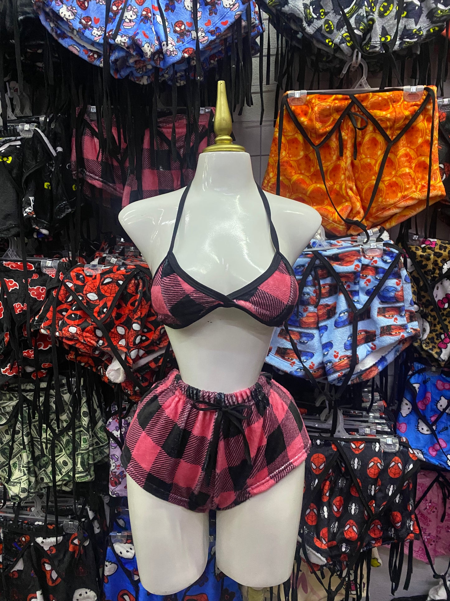 Cuadros negros y rosas Pijama de dama short con top individual de dama afelpado