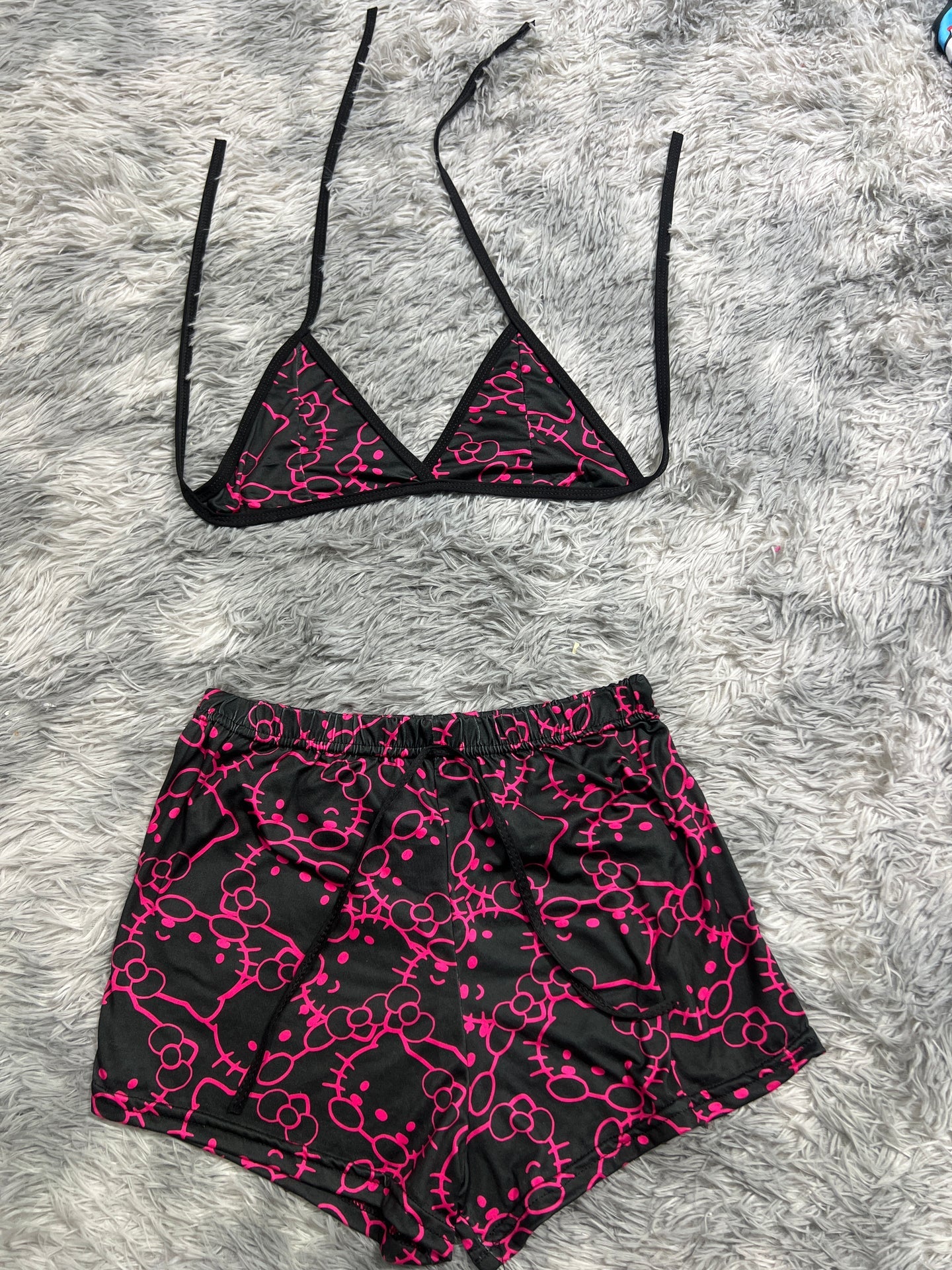 hello kitty negro y rosa Top con short unitalla de brush