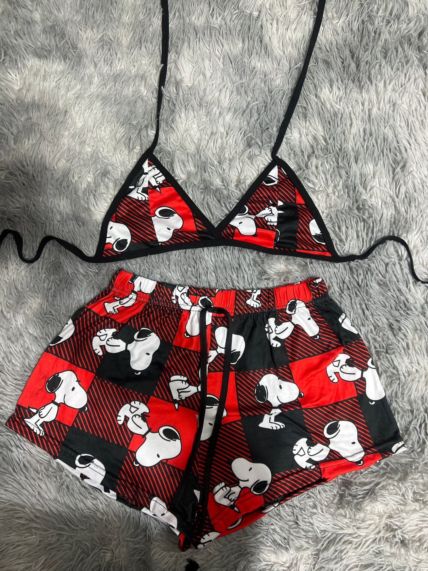 snoopy cuadros rojos y negros  Top con short unitalla de brush