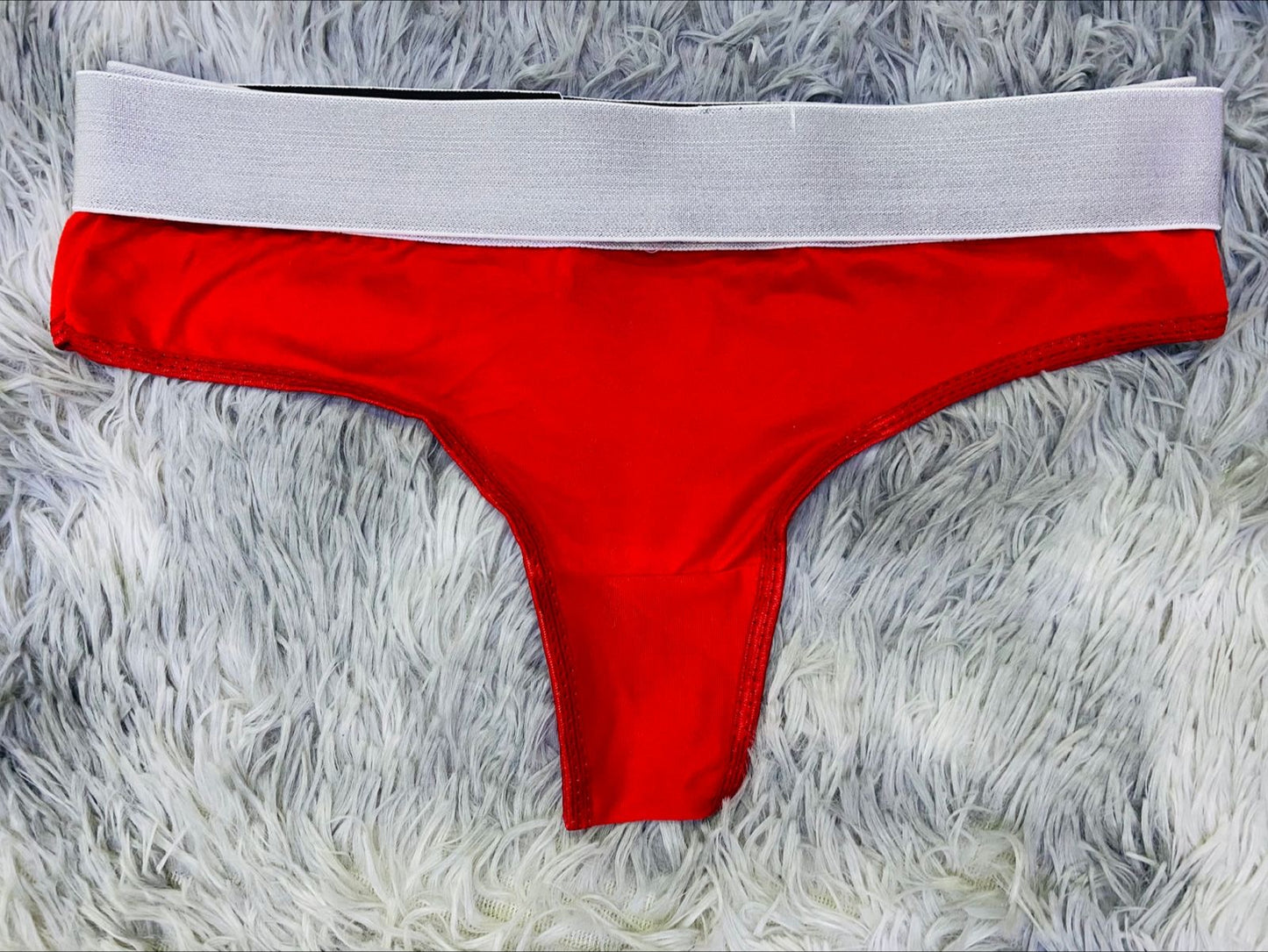 Tanga para dama en colores lisos.