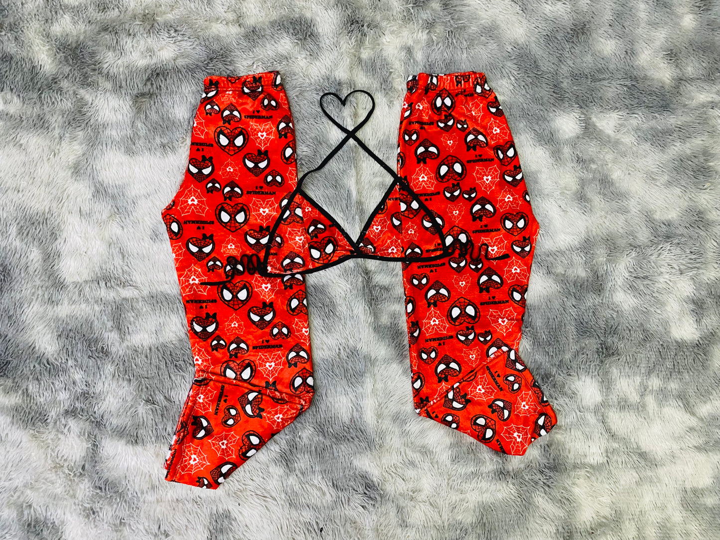 Spiderman Corazon (Fondo Rojo) pijama afelpada duo